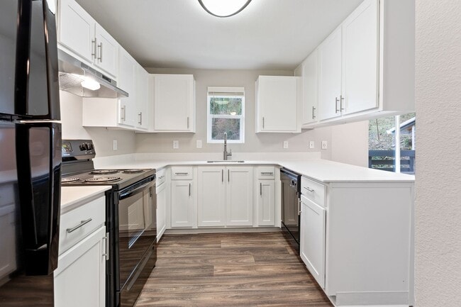 Photo - Come Home To An Amazing View! Remodeled Tw... Unit 132