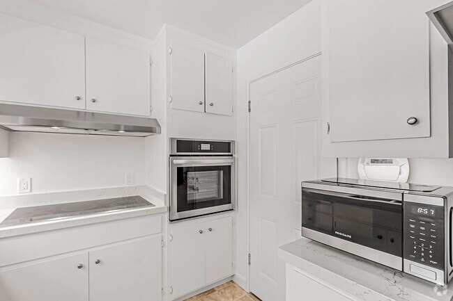 Building Photo - 418 Maria St Rental