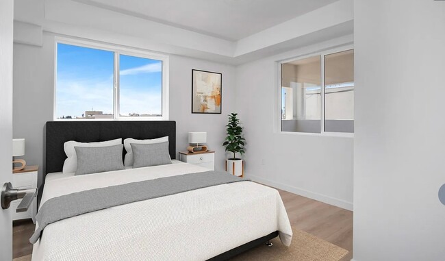 Photo - 2424 Michigan Ave Unit 103