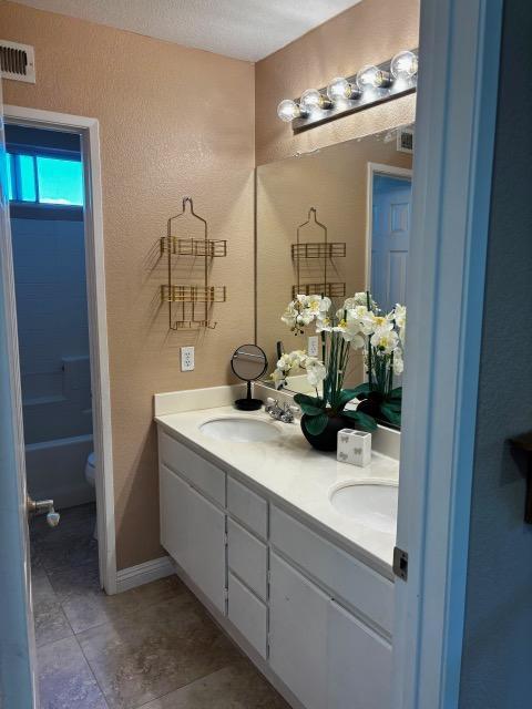 13698 Buckskin Trail Dr