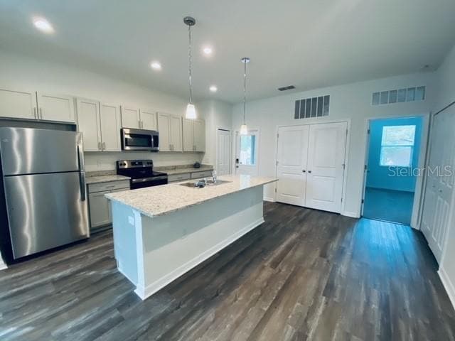 Photo - 1325 James Ave S