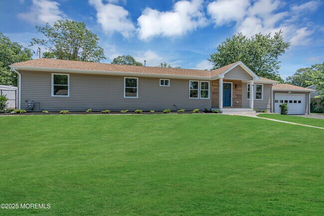 Photo - 18 Arlyn Dr House