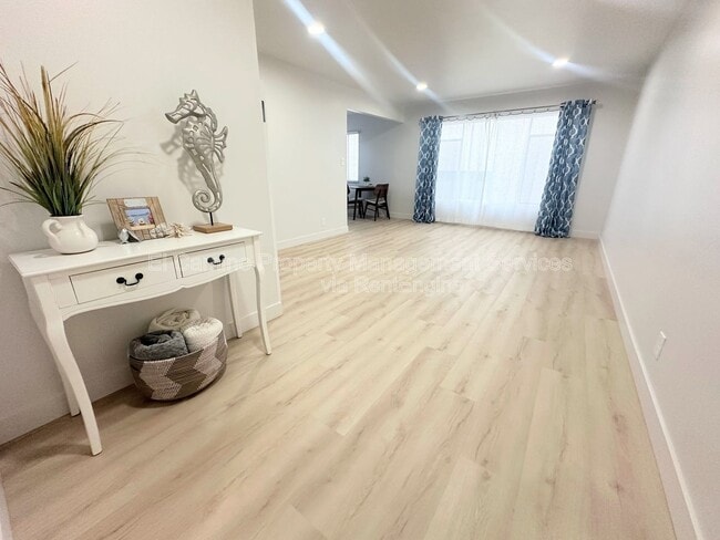 Photo - 1250 E Ocean Blvd Unidad 305