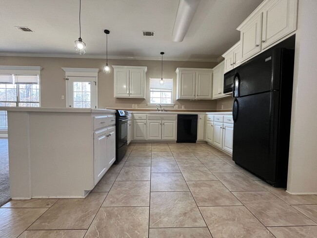 Photo - Rankin LLC Unidad 12 Weatherwood