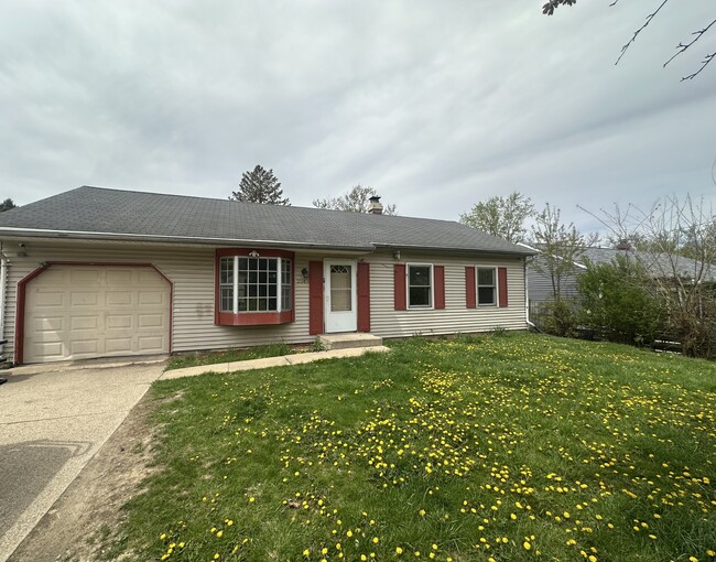 Photo - 2243 Forest View Rd House