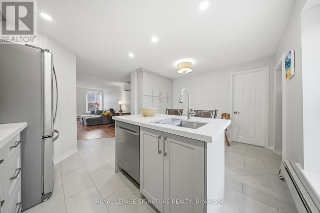 Photo - 209 Hunter St E Unit 2