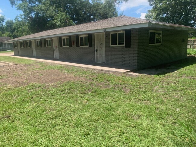 Building Photo - 2817 Lorraine St Unit 27 Rental