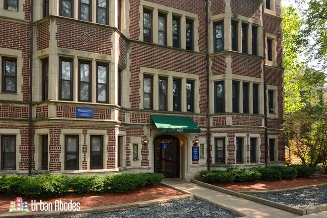 Building Photo - 4627 N Paulina St Unit J04W