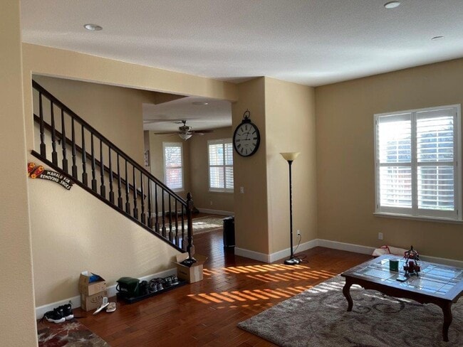 Photo - NEWER MODERN HOME BEHIND KAISER VACAVILLE *STAR RENTALS