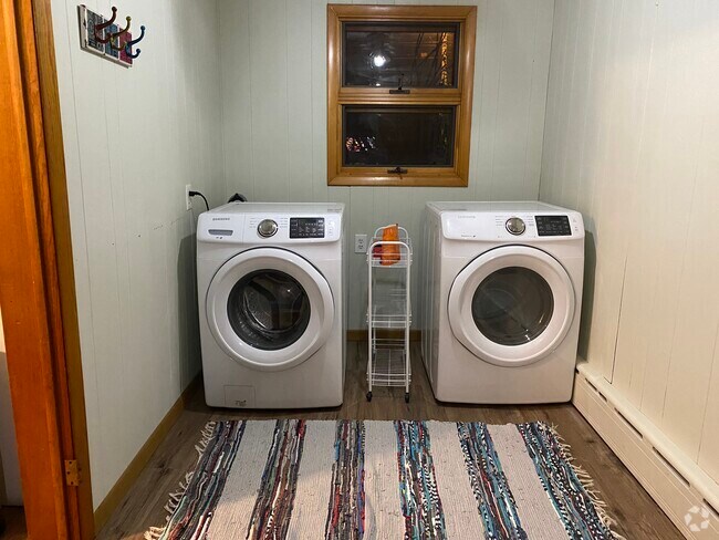 Building Photo - 610 Pawling Ave Unit Floor 1 Rental