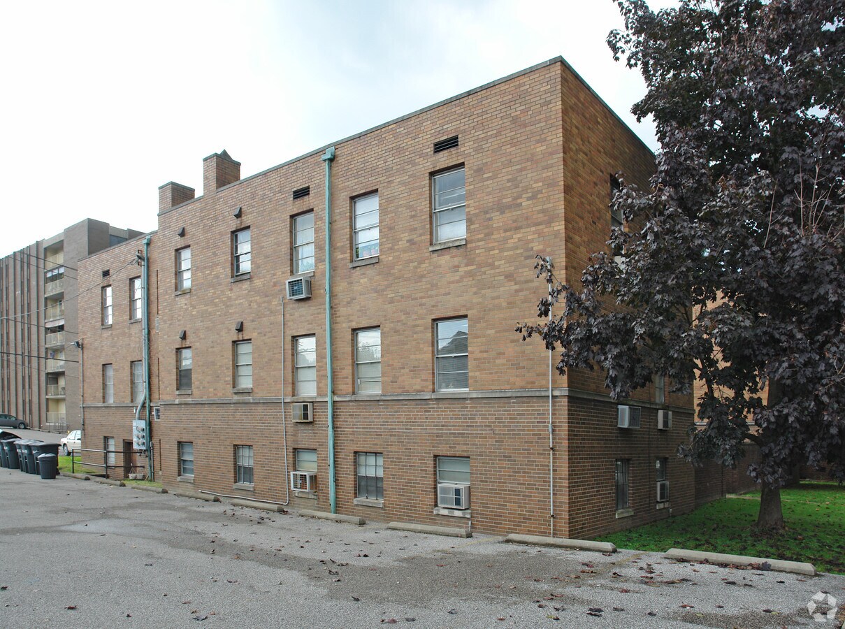 Photo - 2213-2215 Washington St E