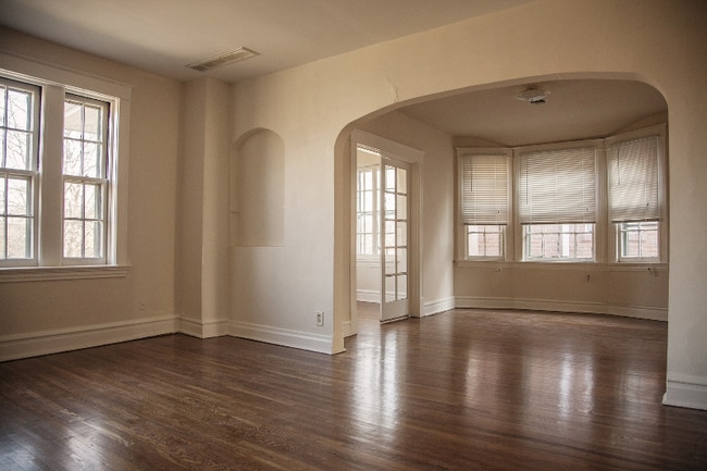 Building Photo - 915 De Mun Ave Rental