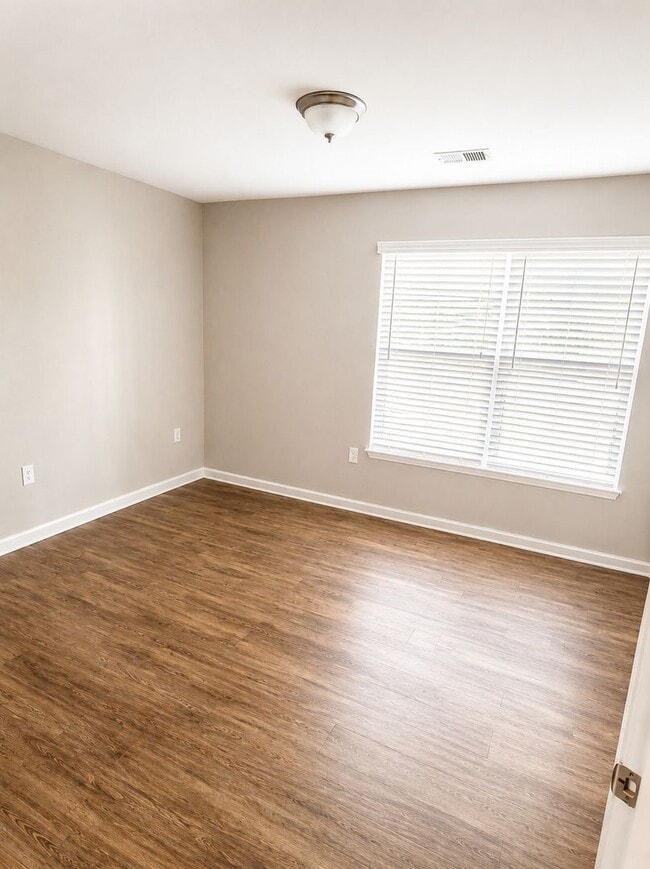 Photo - 923 Windcastle Ln
