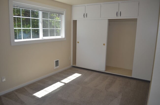 Photo - Charming Duplex in Prime Ballard-Fremont Location Unit 519