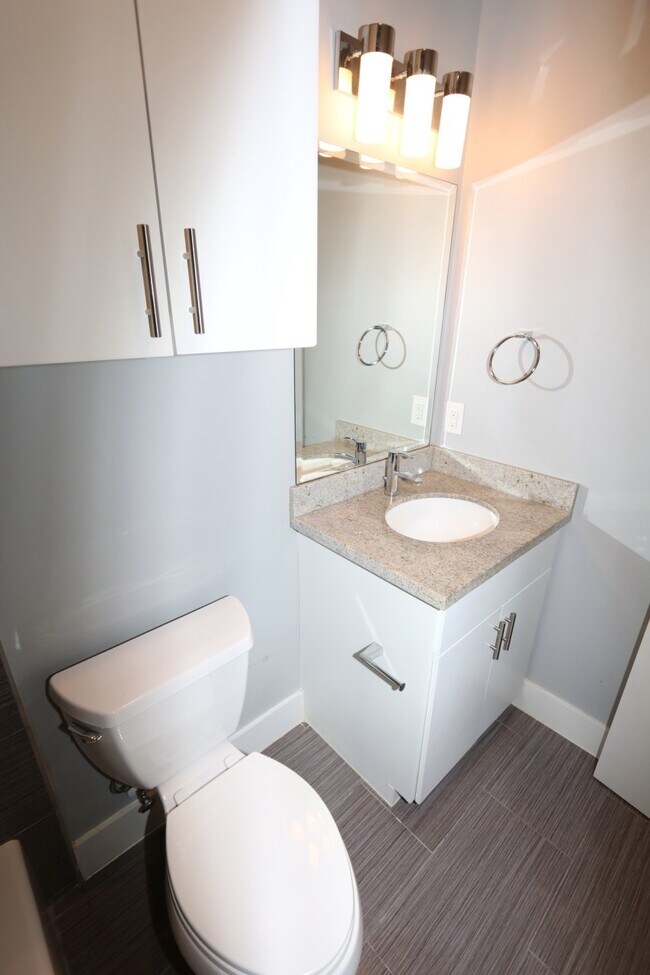 Photo - 2103 Hadley St