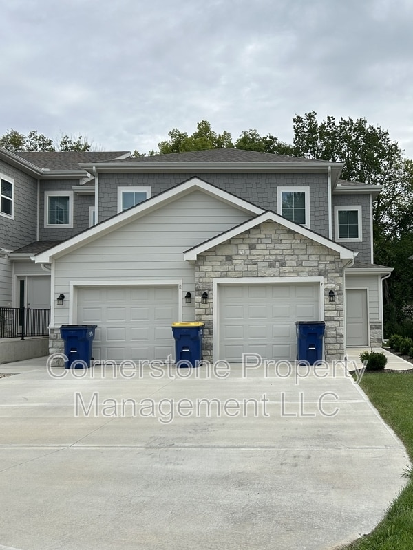 Building Photo - 8679 Golden Ln
