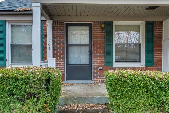 Building Photo - 3bed 2bath West End Home