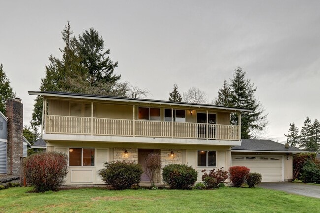 Building Photo - Bright spacious 4-bedroom 2.5 bath home in Bellevue