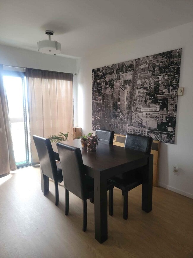 Photo - 12523 Culver Blvd Unidad 1/2