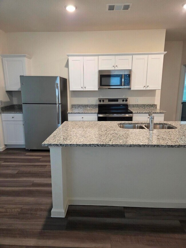 Photo - 632 Craven St