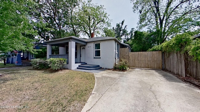 Photo - 4654 Post St