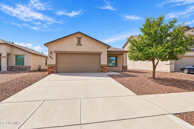 14832 Orsten Artis Ave