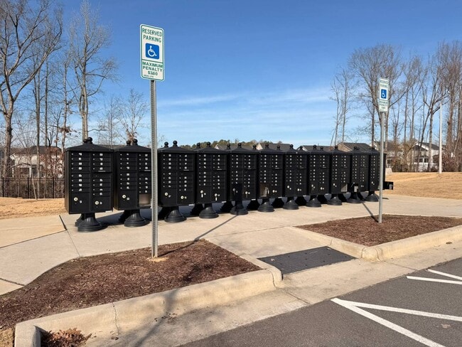 Photo - 400 Hazy Hls Ln