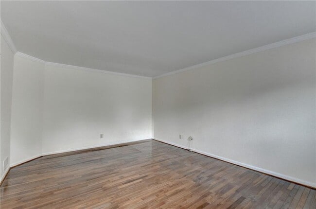 Photo - 478 Guilford Cir