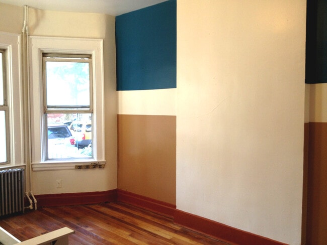 Photo - 535 E 29th St