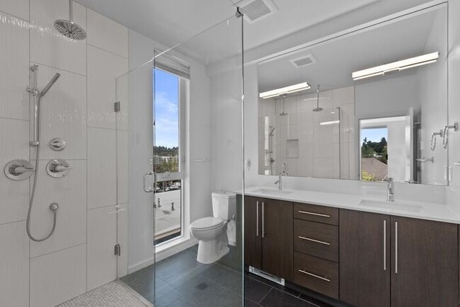 Photo - Stunning Columbia City Townhome w/ Views and AC (1st Month Free)