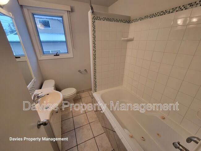 Photo - 9239-9148 148 St NW