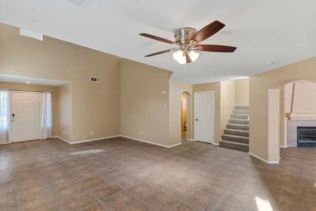 Photo - Beautiful 4 Bed 2.5 Bath Vaulted Ceilings,...