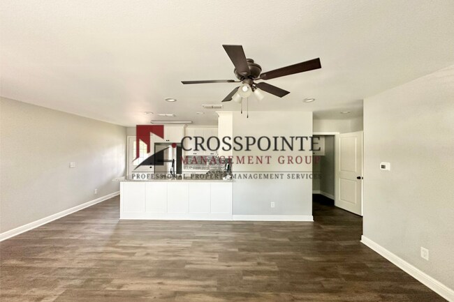 Photo - Pecan St. (LEASE UP ONLY) Unidad 8