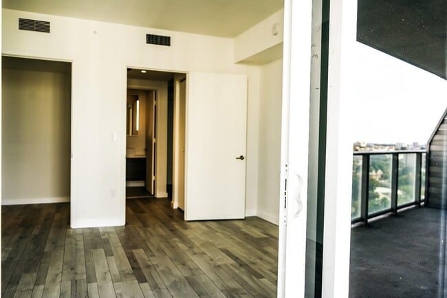 Photo - 1010 SW 2nd Ave Unit 1007