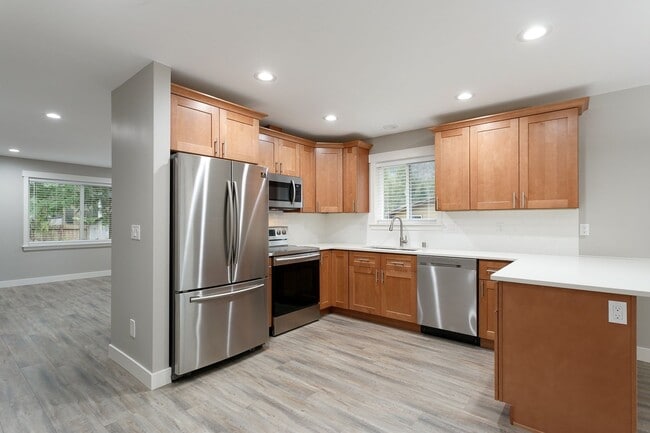 Photo - 3 Bed, 2 Bath Home in Maple Falls with 2 Car garage