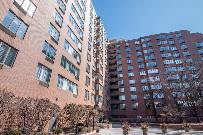 Building Photo - 801 S Plymouth Ct Unit 417 Rental