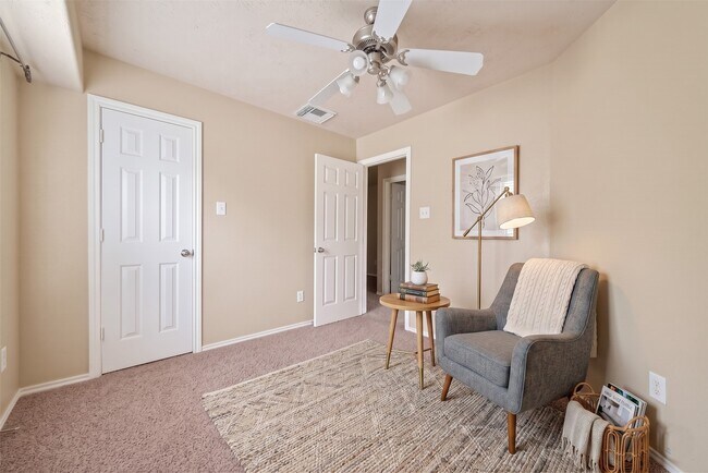 Photo - 5626 Claybeck Ln