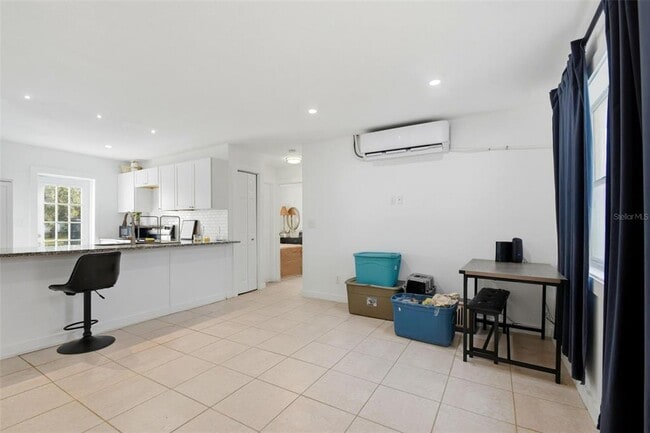 Photo - 3704 Wells St