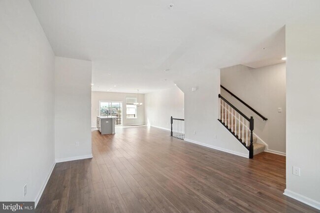 Photo - 738 Compass Wy