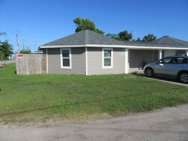 Photo - 1300 Grace Ave Apartment Unit 1300 C Grace Ave