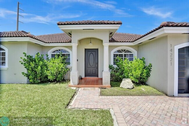 Building Photo - 14221 SW 160th Terrace Rental