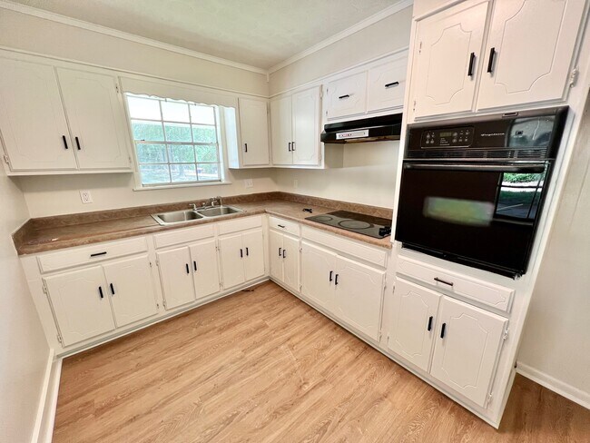 Kitchen 2 - 2474 Barnes Crossing Rd