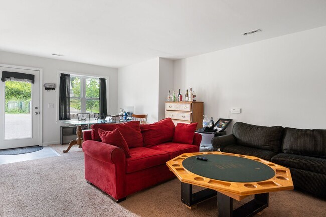 Photo - 1313 Giles Rd Unit B