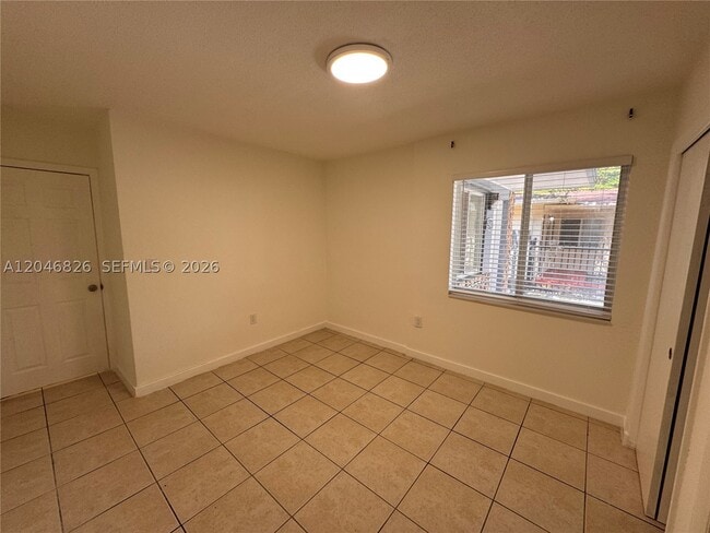 2540 NE 181st St Unit 2542
