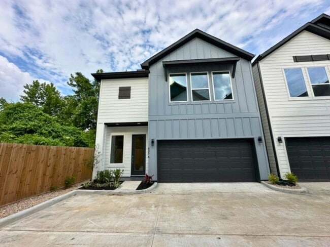 Photo - 835E Dorchester St