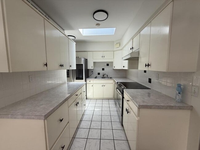 Photo - 575 Belvedere Dr