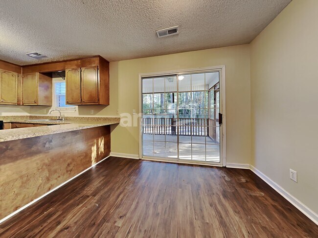 Photo - 126 Apache Dr