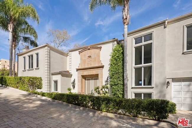 14435 Mulholland Dr