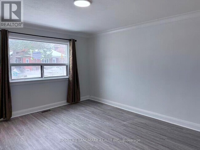 Photo - 393 Glenholme Ave