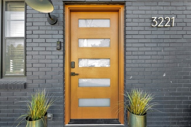 Photo - 3221 Cloverwood Dr